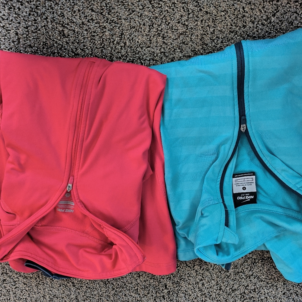 Nike pullovers